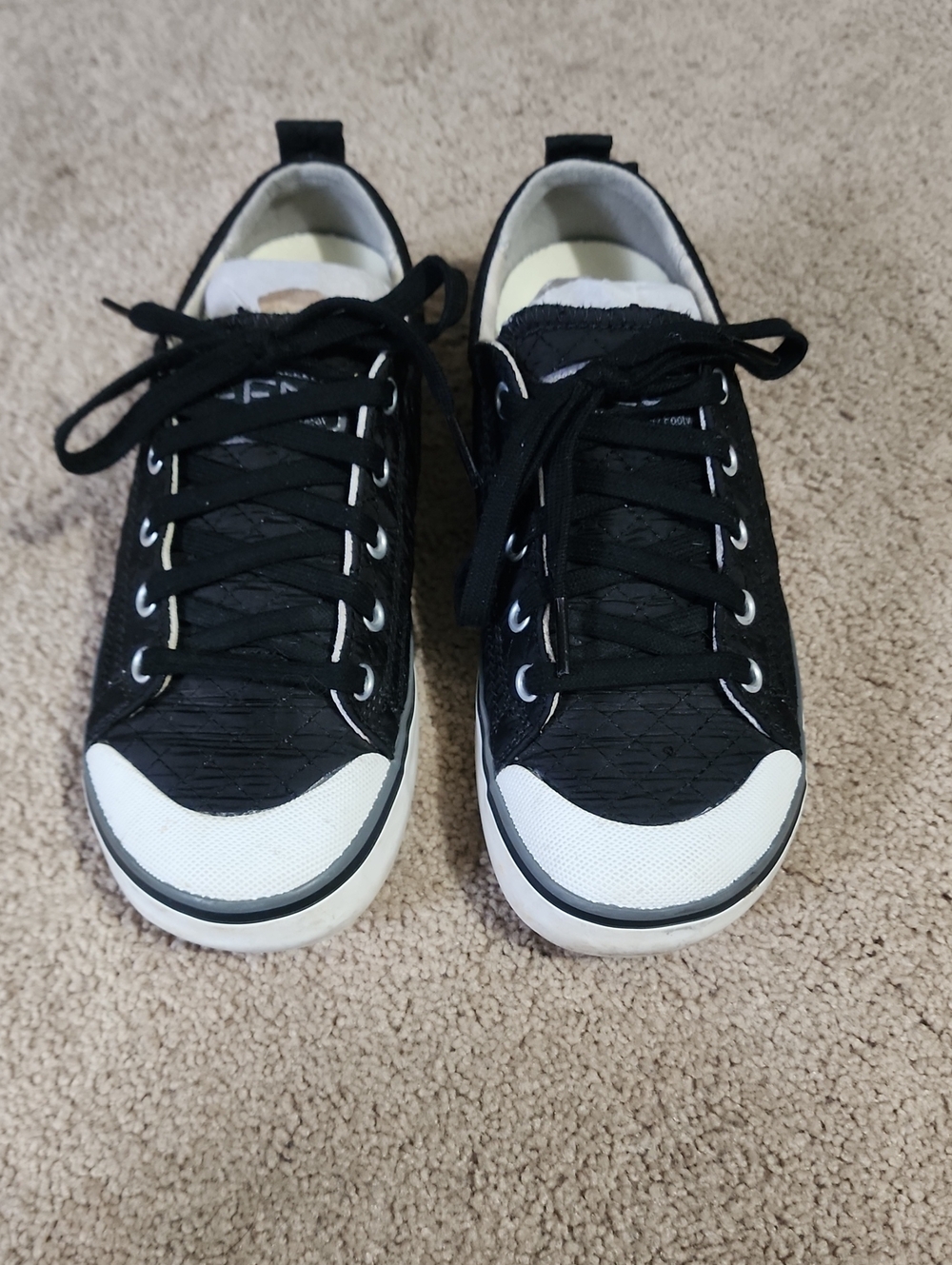 Keen Black Low-Top Lace-Up Sneakers